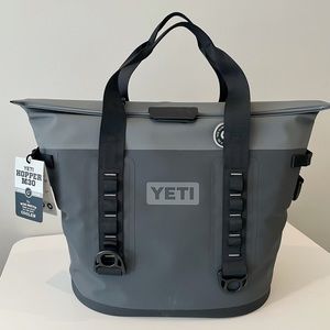 NWT YETI Hopper M30 Soft Cooler in Charcoal
